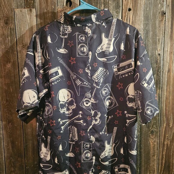 Rock ‘n Roll Graphic Button-Up Shirt – Skulls, Guitars & Retro Print (Size M) - Picture 3 of 3